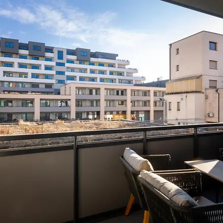 아파트 Quiet & Cozy Old Town - Free Underground Parking *